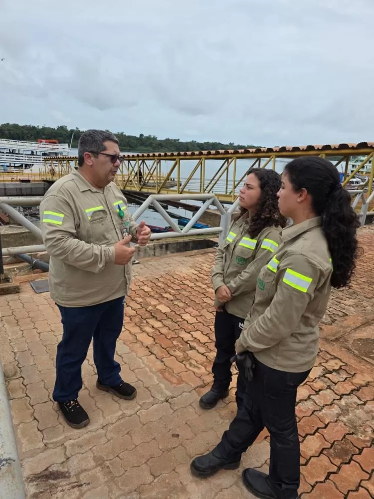 Alunas premiadas do CIABA conhecem operação da MRN em Porto Trombetas