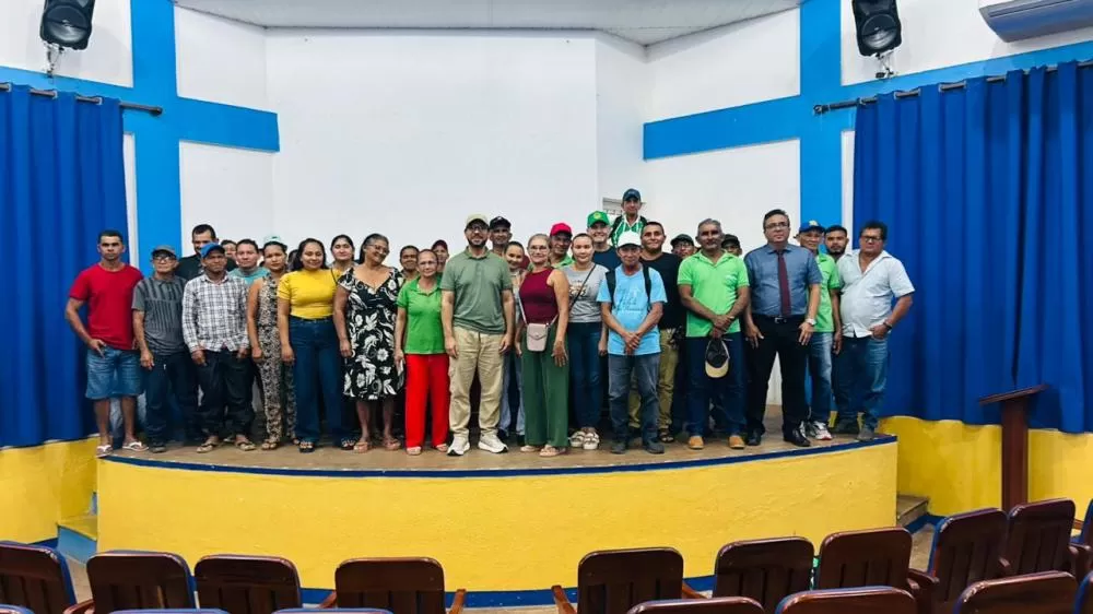 Lideran&ccedil;as comunit&aacute;rias e representantes da empresa participaram da reuni&atilde;o de aprova&ccedil;&atilde;o do Projeto de Manejo Comunit&aacute;rio em Juruti.