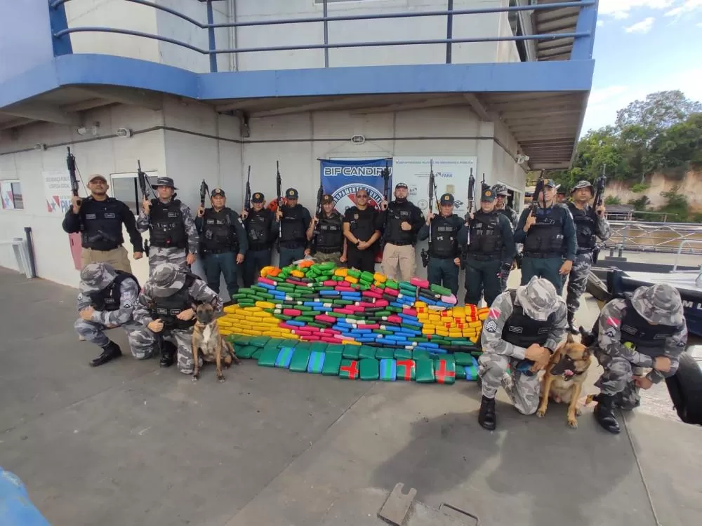 Polícia apreende 357 kg de drogas em embarcação durante fiscalização fluvial entre Manaus e Belém