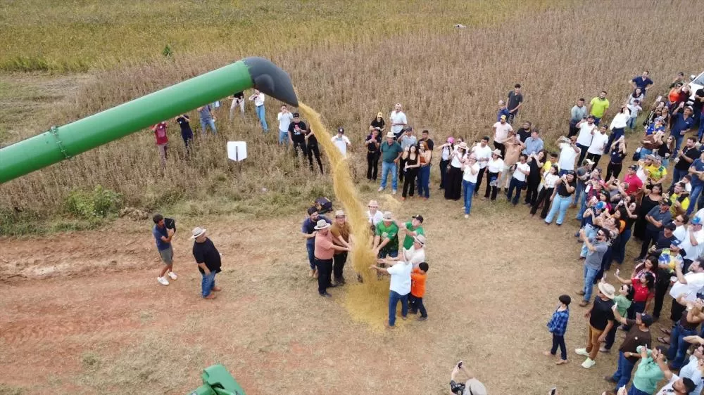 SICREDI GRANDES RIOS PARTICIPA DA FESTA DE ENCERRAMENTO DA COLHEITA DA SOJA DO BAIXO AMAZONAS