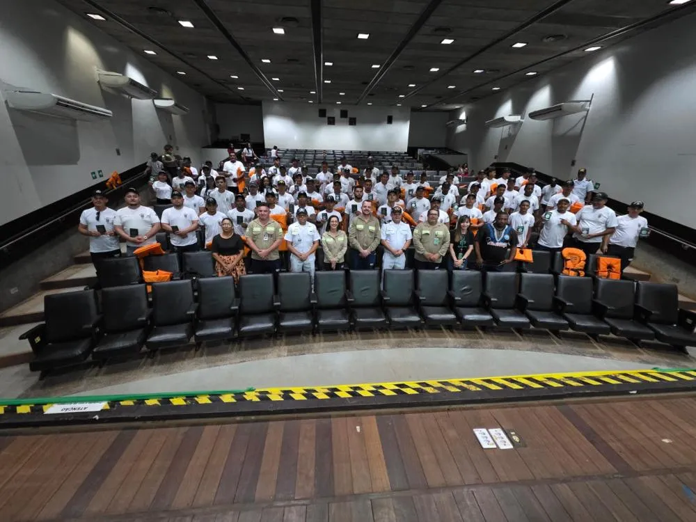 MRN e Marinha certificam nova turma de aquaviários e reforçam segurança da navegação no Rio Trombetas